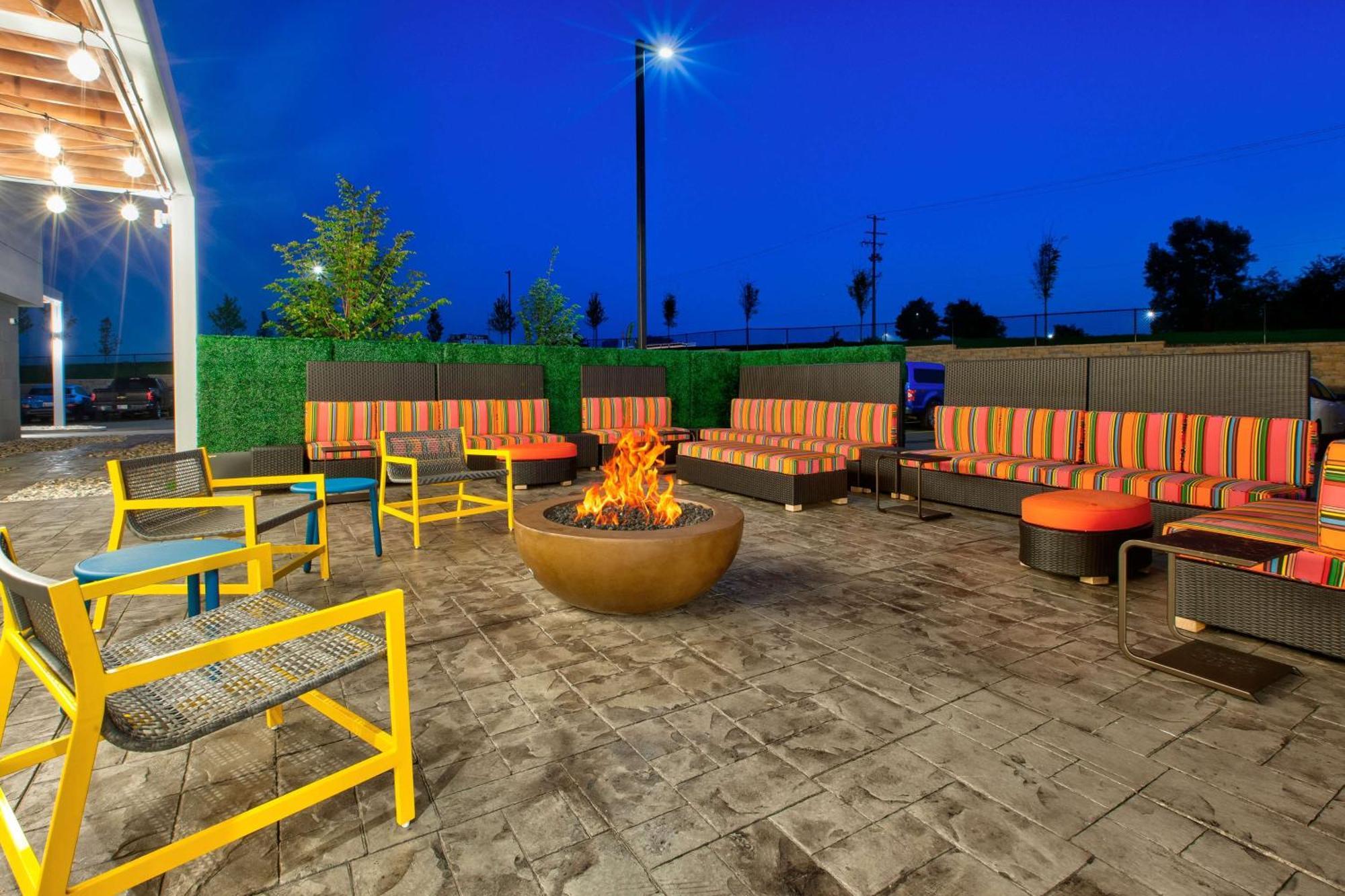 Home2 Suites By Hilton Grand Rapids South Byron Center Екстериор снимка
